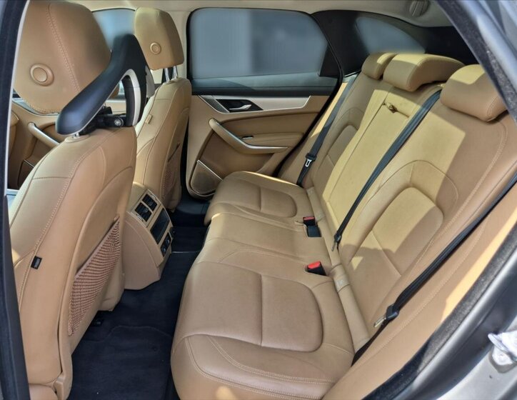 Jaguar F-Pace SUV / Terénní 2,0 l 150 kw