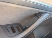 Tesla Model 3 Sedan / Limuzína 0,0 100 kw