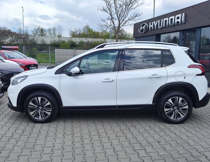 Peugeot 2008 SUV / Terénní 1,2 l 81 kw