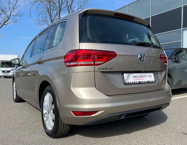 Volkswagen Touran MPV 1,5 l 110 kw