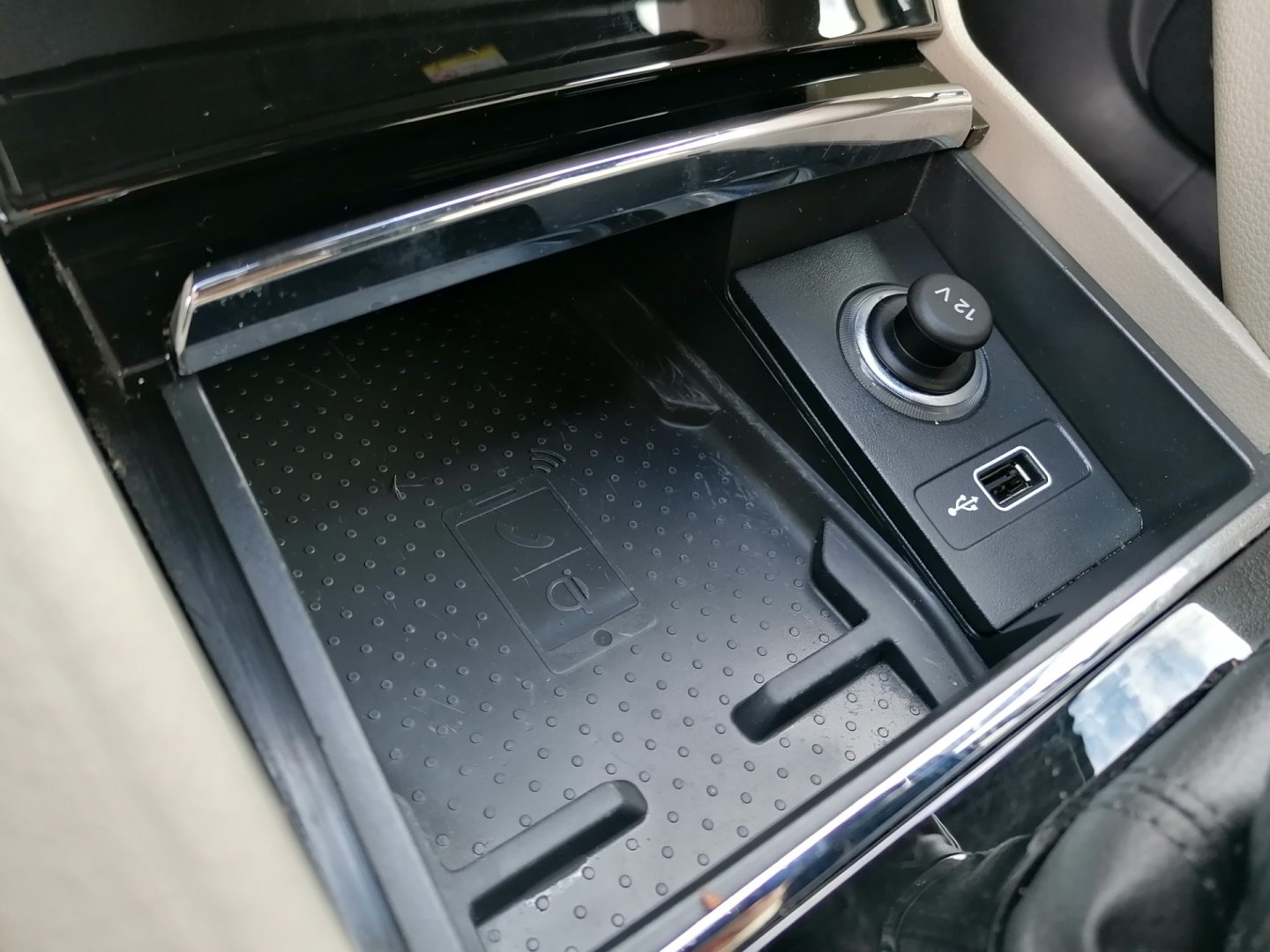 Škoda Karoq SUV 1,6 l 85 kw