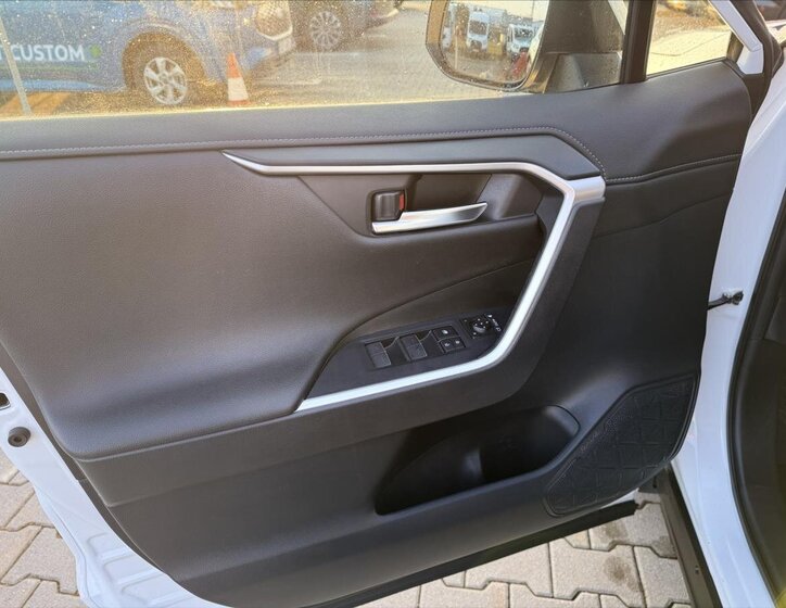 Toyota RAV4 Kombi 2,0 l 129 kw