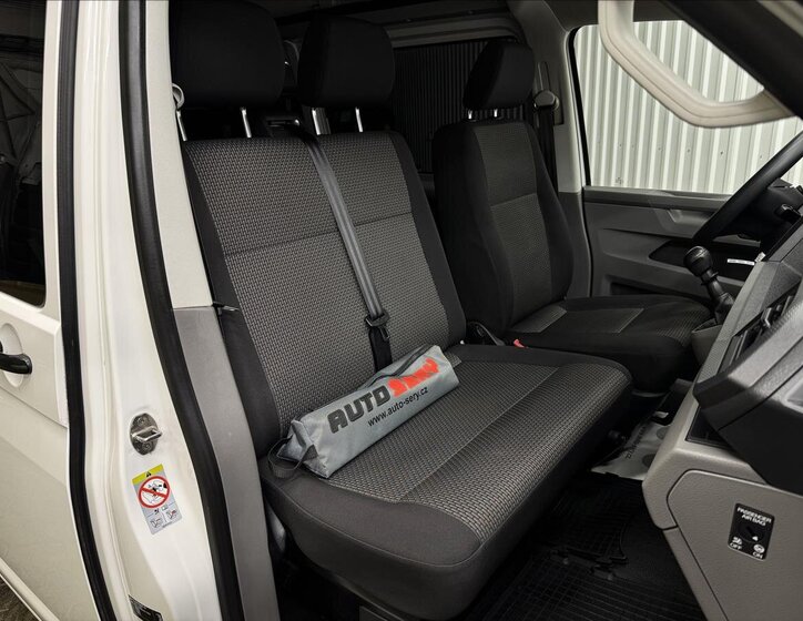 Volkswagen Transporter Kombi 2,0 l 81 kw