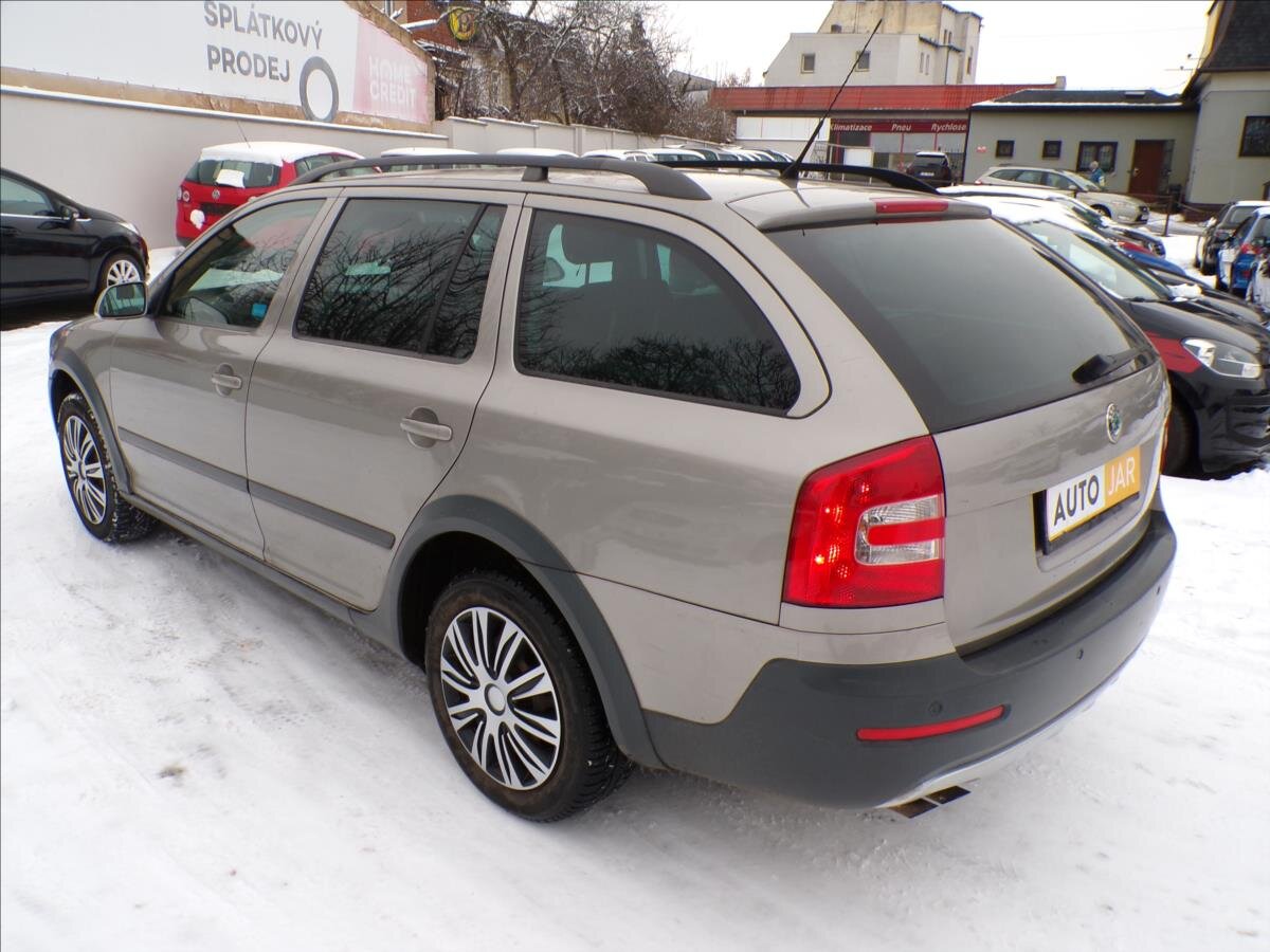Škoda Octavia Kombi 2,0 l 103 kw
