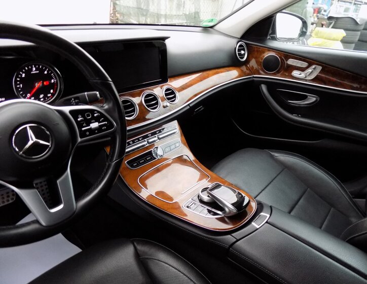 Mercedes-Benz Třídy E 23