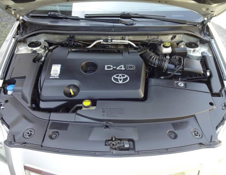 Toyota Avensis Kombi 2,0 l 93 kw