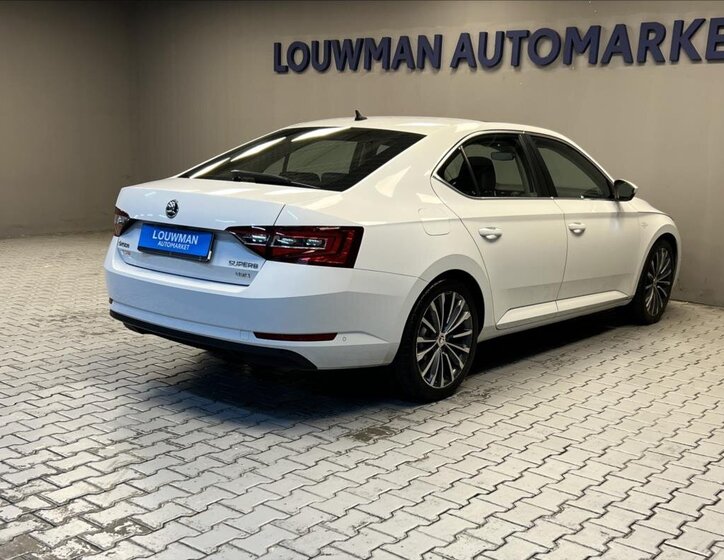 Škoda Superb 2