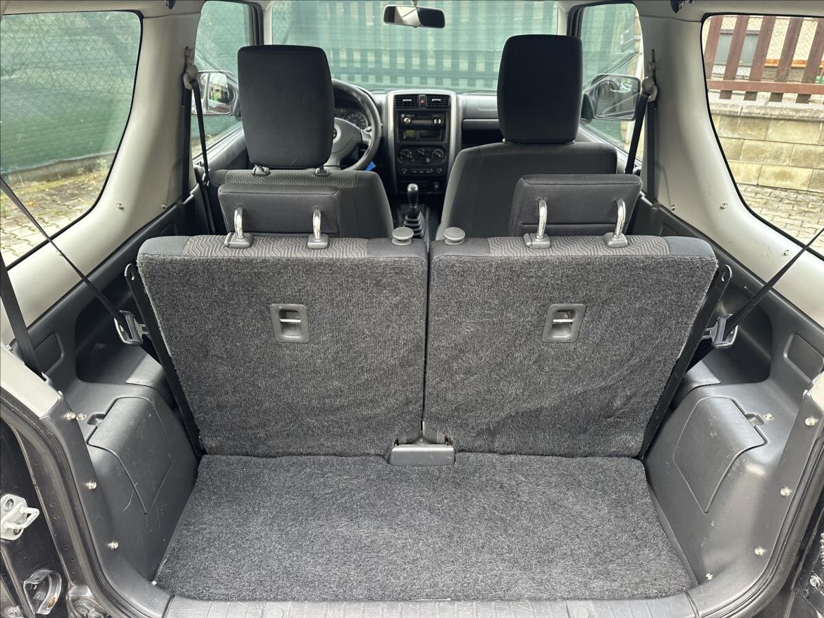 Suzuki Jimny SUV 1,3 l 63 kw