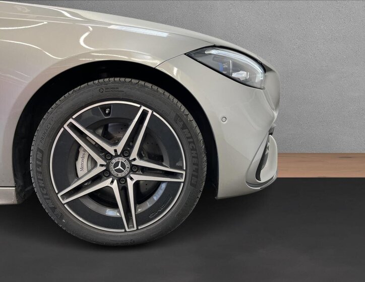 Mercedes-Benz Třídy C Kombi 2,0 l 145 kw