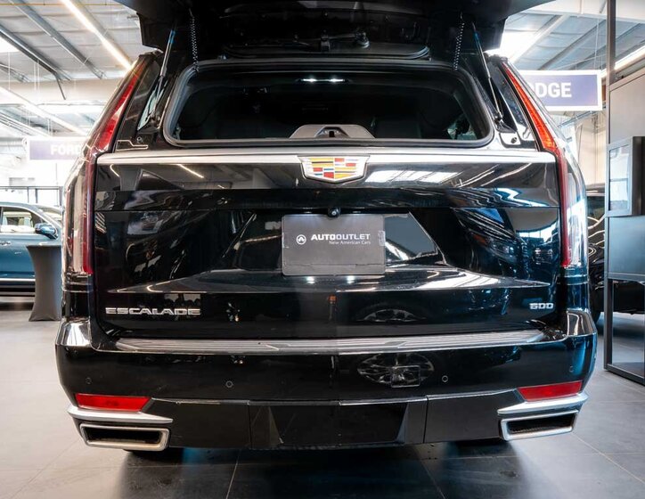 Cadillac Escalade SUV / Terénní 6,2 l 313 kw