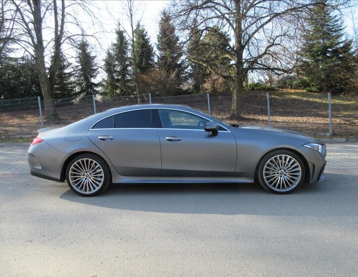Mercedes-Benz CLS Sedan 3,0 l 270 kw