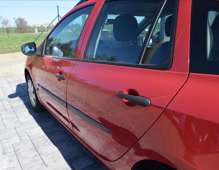 Renault Clio Kombi 1,1 l 74 kw