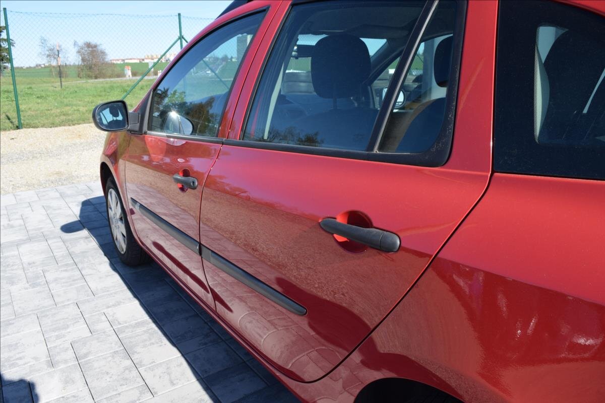 Renault Clio Kombi 1,1 l 74 kw