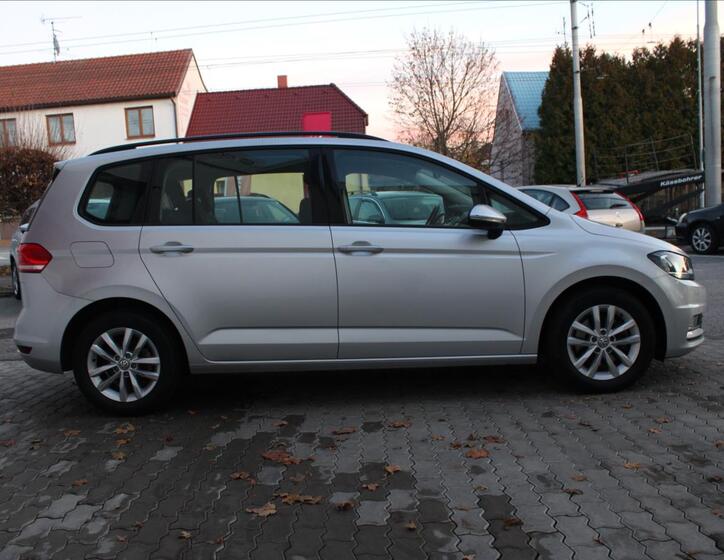 Volkswagen Touran 3