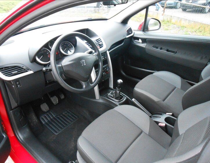 Peugeot 207 Hatchback 1,4 l 54 kw