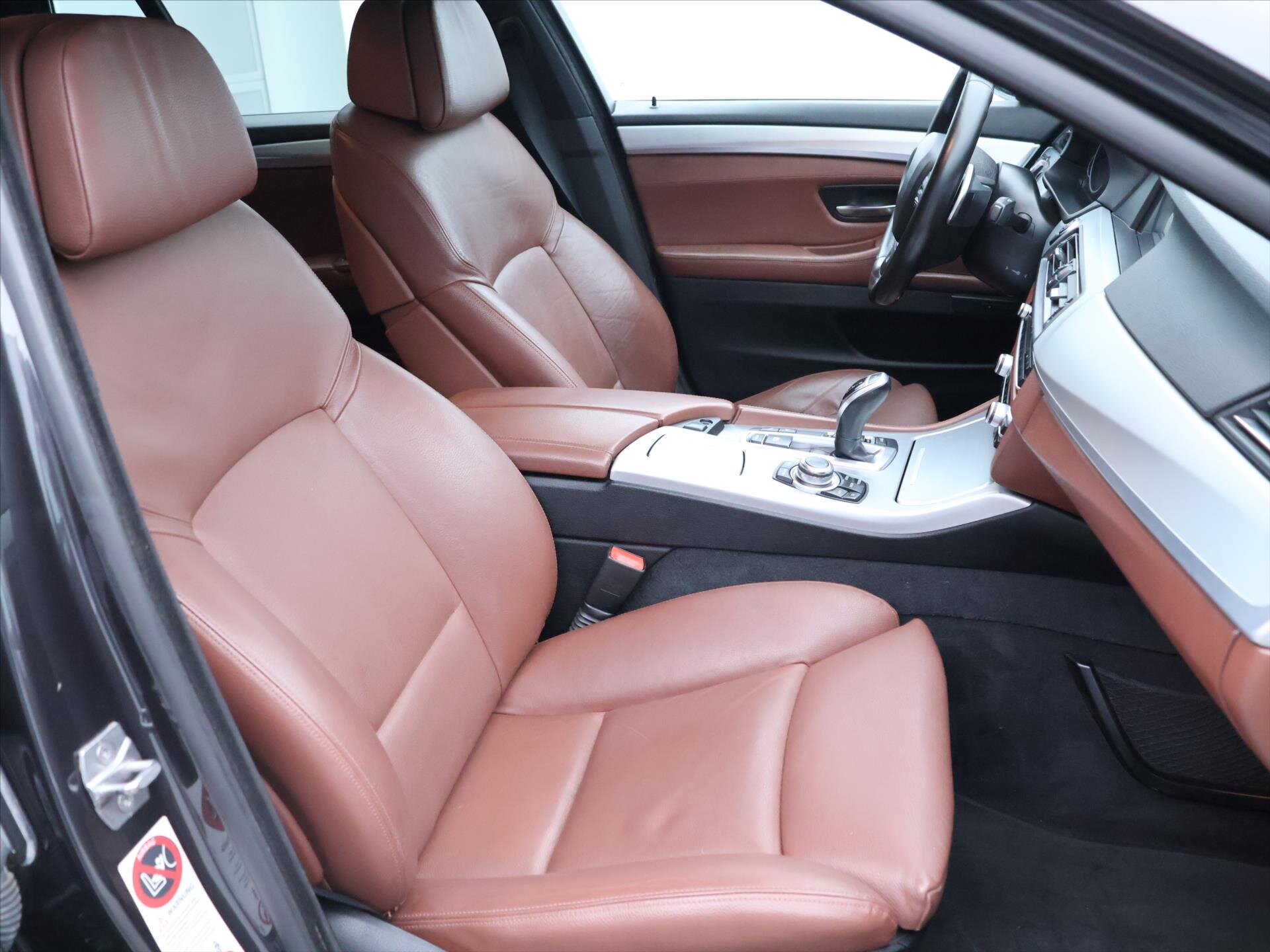 BMW Řada 5 Kombi 3,0 l 190 kw