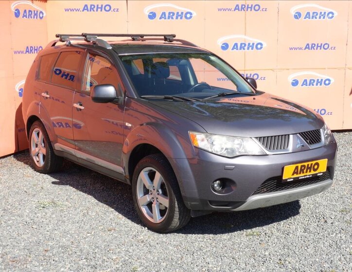 Mitsubishi Outlander SUV / Terénní 2,0 l 103 kw