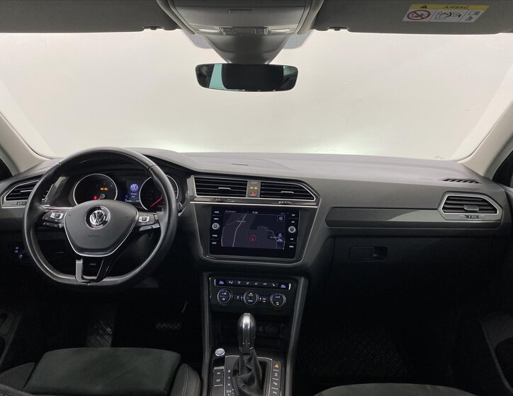 Volkswagen Tiguan 9