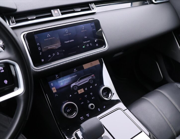 Land Rover Range Rover Velar SUV / Terénní 2,0 l 150 kw