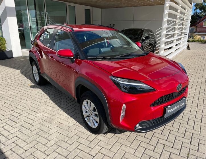 Toyota Yaris Cross 8