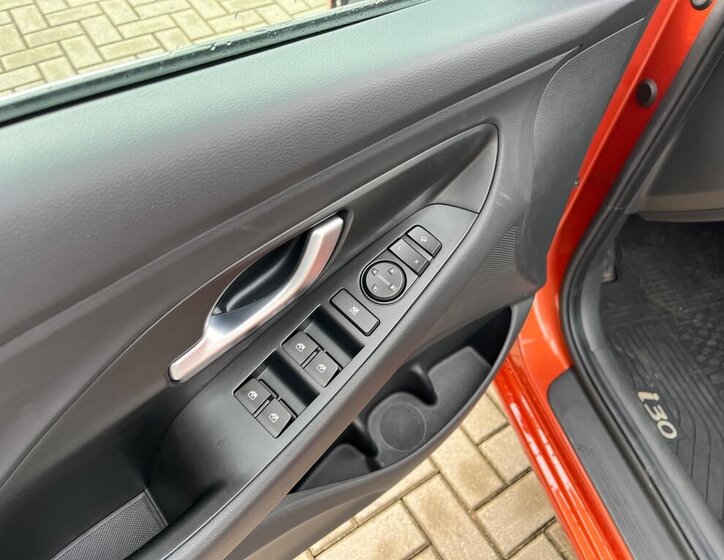 Hyundai i30 Kombi 998,0 73 kw