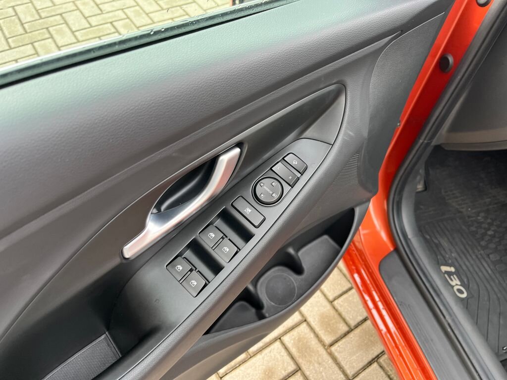 Hyundai i30 Kombi 998,0 73 kw