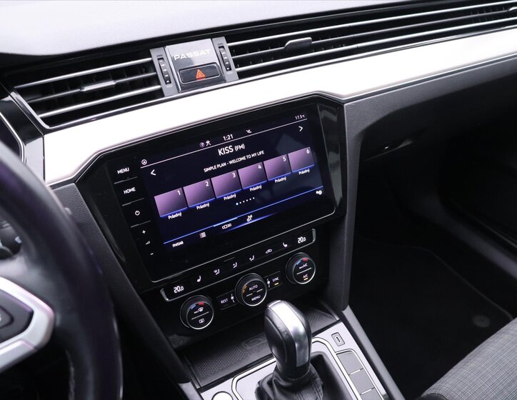 Volkswagen Passat Kombi 1,6 l 88 kw