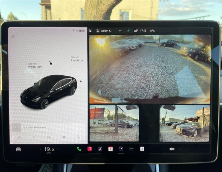 Tesla Model 3 Sedan / Limuzína 0,0 239 kw