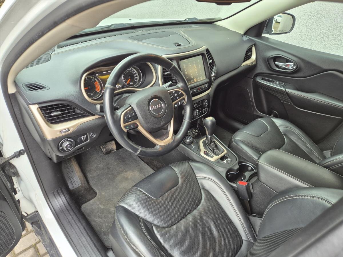 Jeep Cherokee SUV 2,2 l 147 kw