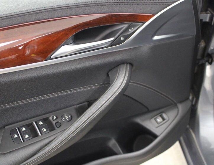 BMW Řada 5 Kombi 2,0 l 140 kw