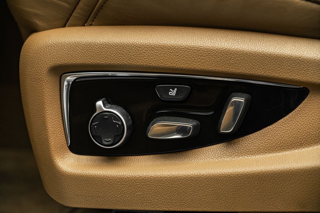 Cadillac Escalade SUV / Terénní 6,2 l 313 kw