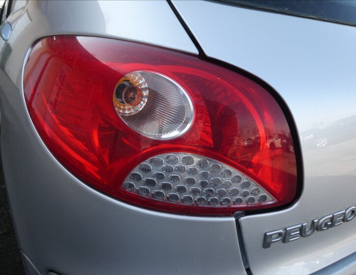 Peugeot 206 Hatchback 1,1 l 44 kw