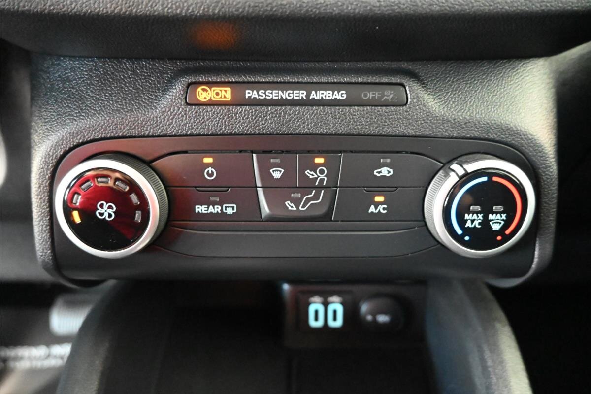 Ford Kuga SUV 1,5 l 88 kw