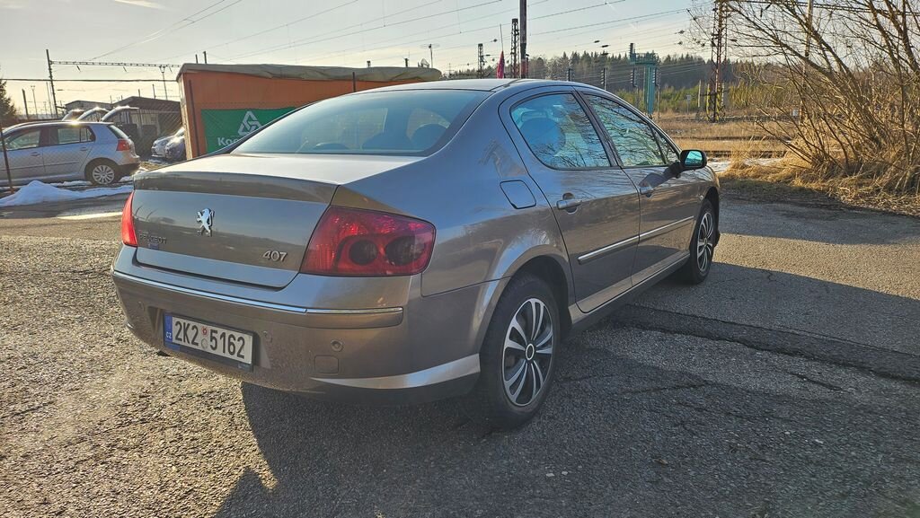 Peugeot 407 Sedan 2,0 l 100 kw