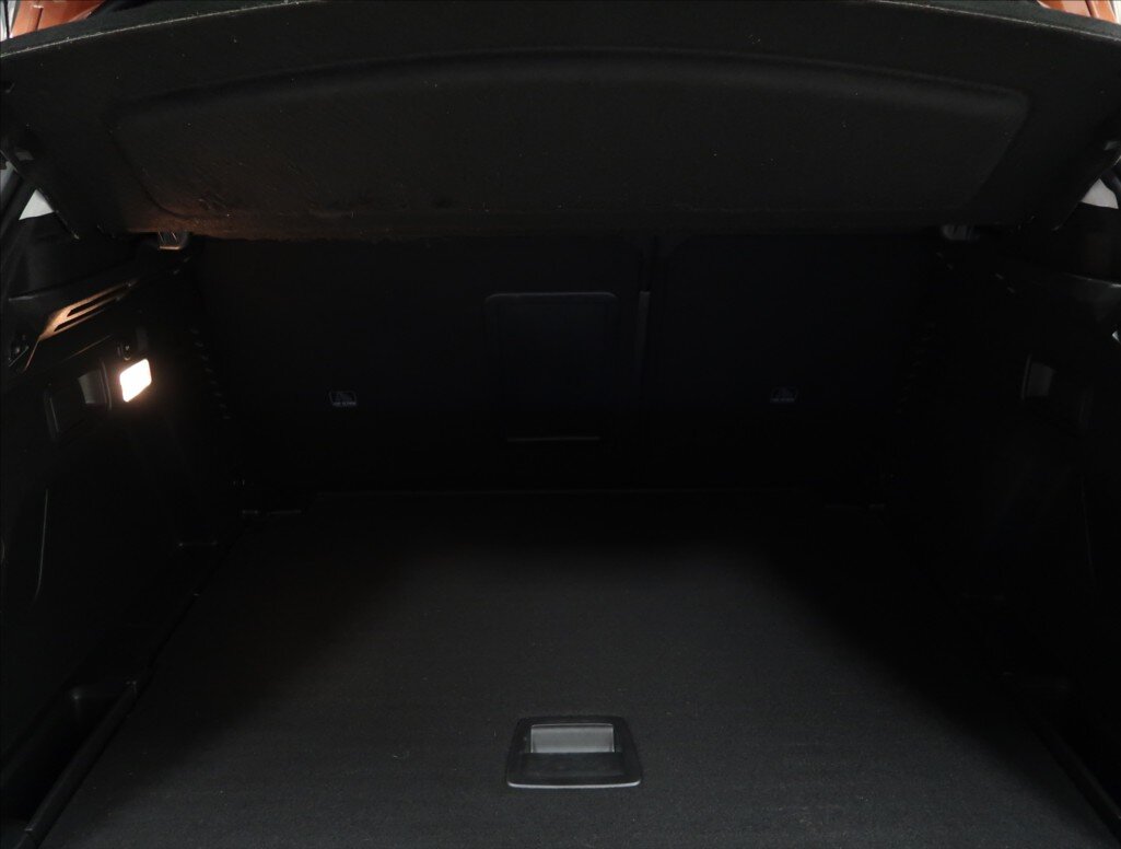 Peugeot 3008 MPV 1,2 l 96 kw