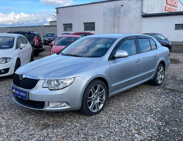 Škoda Superb Sedan / Limuzína 1,8 l 118 kw