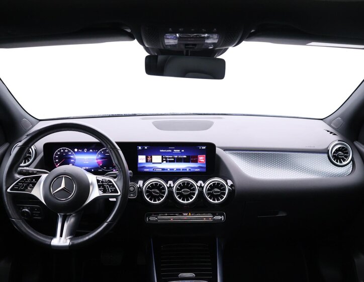 Mercedes-Benz GLA SUV / Terénní 2,0 l 165 kw