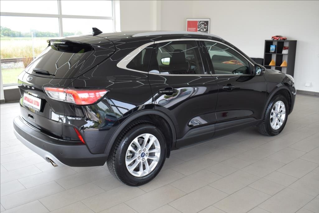 Ford Kuga SUV 1,5 l 110 kw