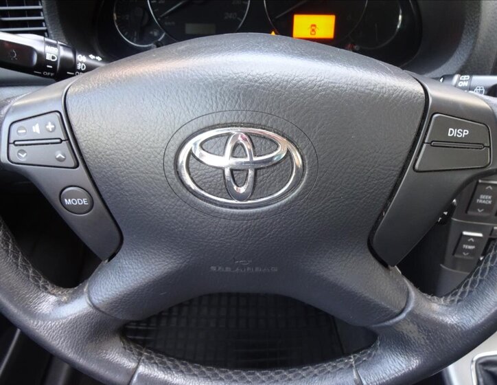Toyota Avensis Kombi 2,0 l 93 kw