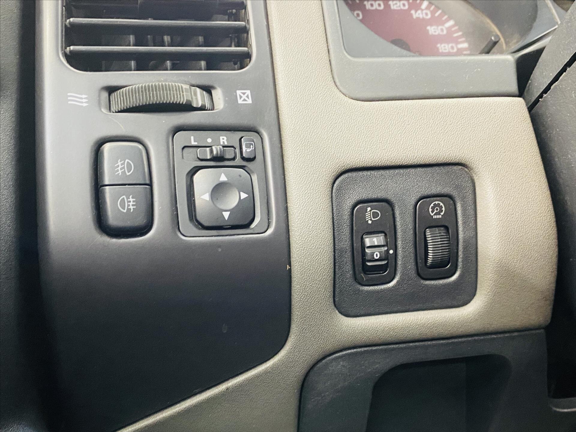 Mitsubishi Pajero SUV / Terénní 2,5 l 85 kw