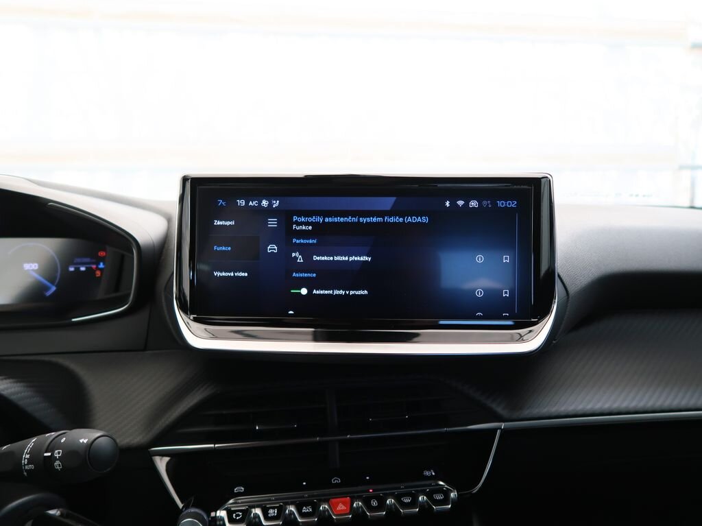 Peugeot 2008 SUV / Terénní 1,2 l 74 kw