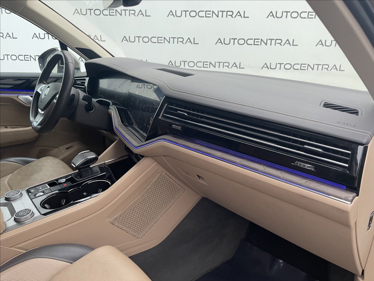 Volkswagen Touareg SUV / Terénní 3,0 l 210 kw