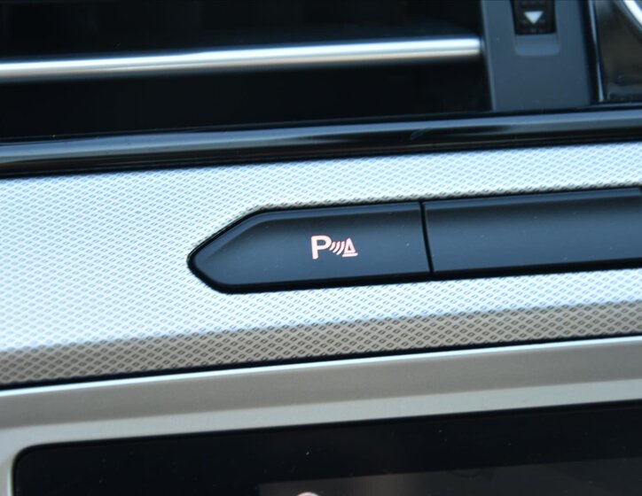 Volkswagen Passat Kombi 1,6 l 88 kw