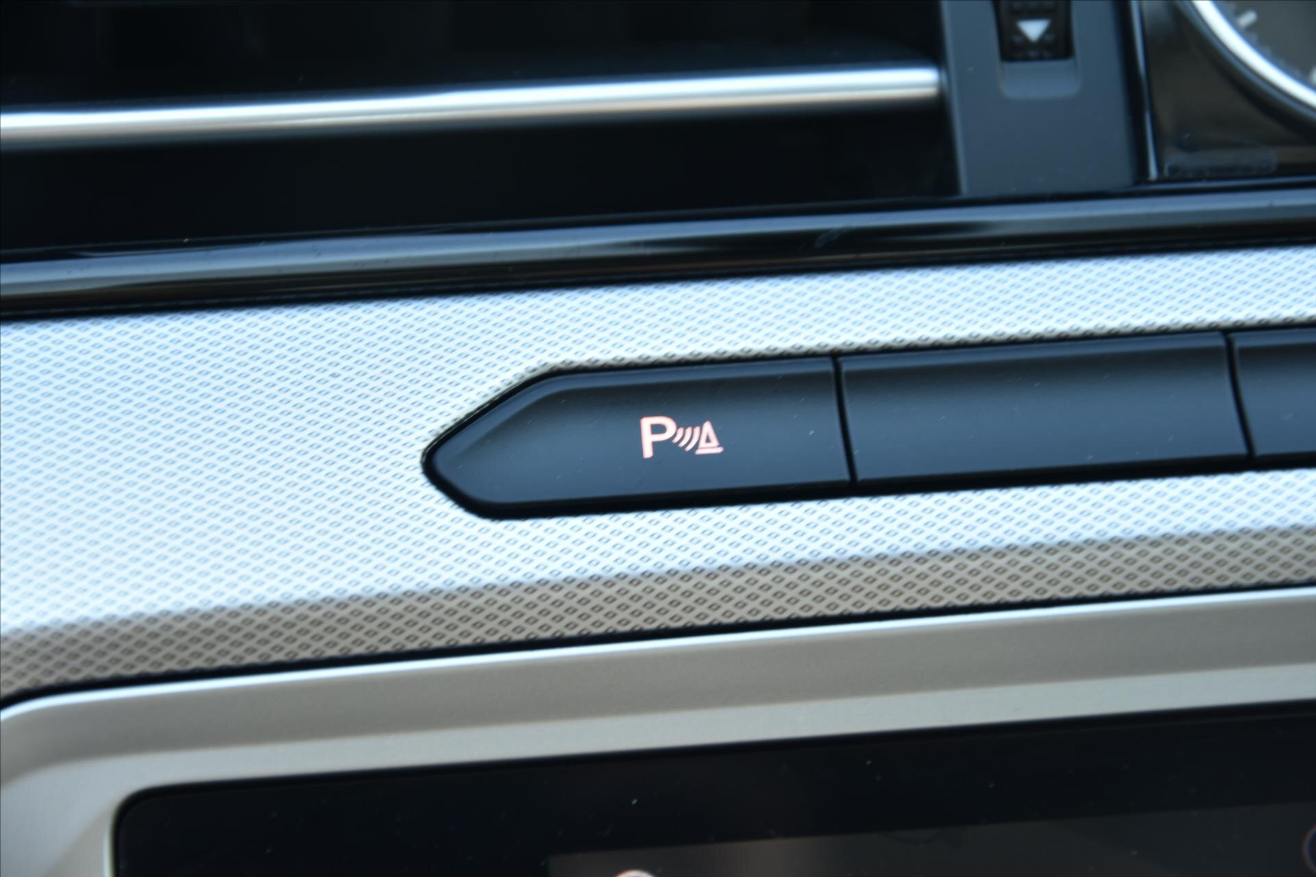 Volkswagen Passat Kombi 1,6 l 88 kw