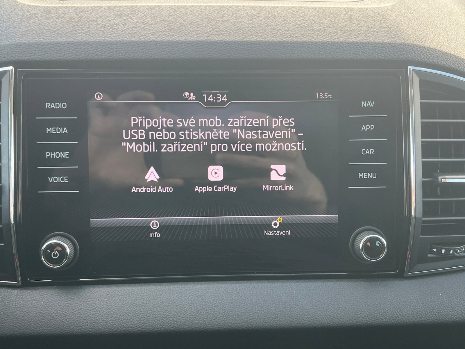 Škoda Karoq SUV / Terénní 1,5 l 110 kw