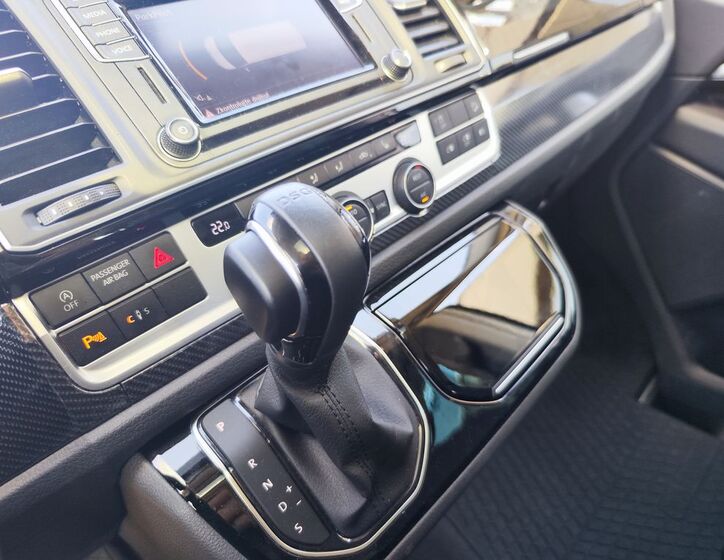 Volkswagen Multivan 28