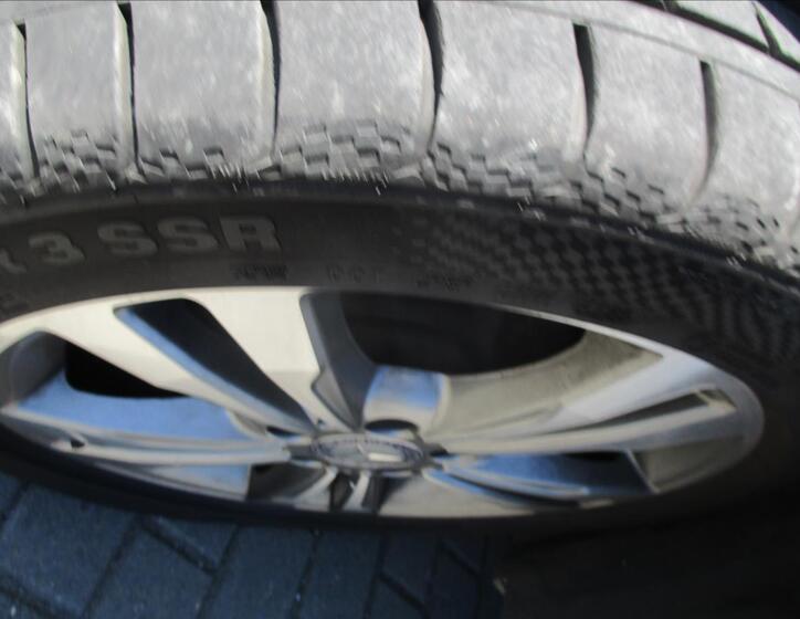 Mercedes-Benz Třídy E 24