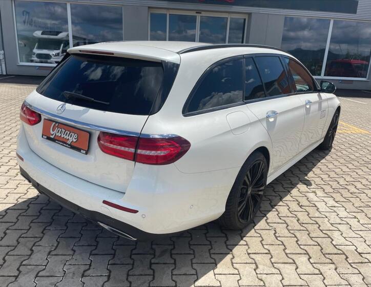 Mercedes-Benz Třídy E 9