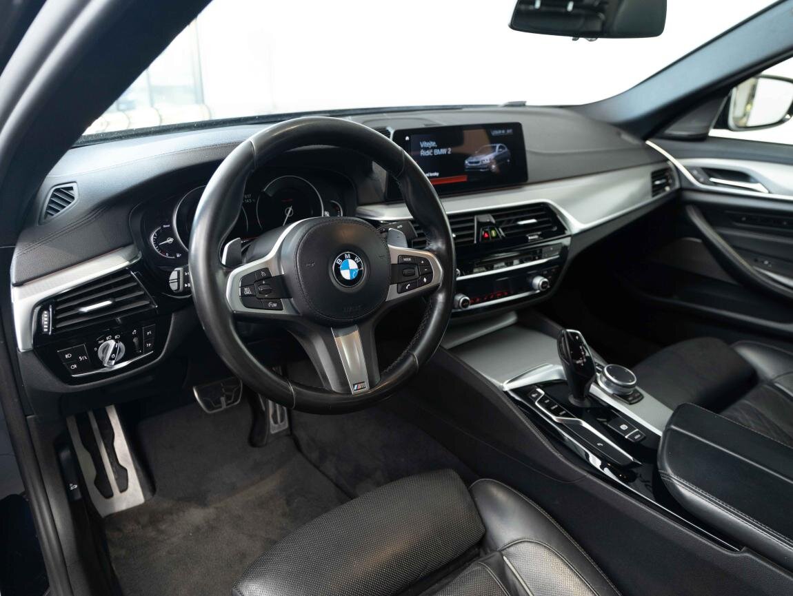 BMW Řada 5 Sedan 3,0 l 195 kw