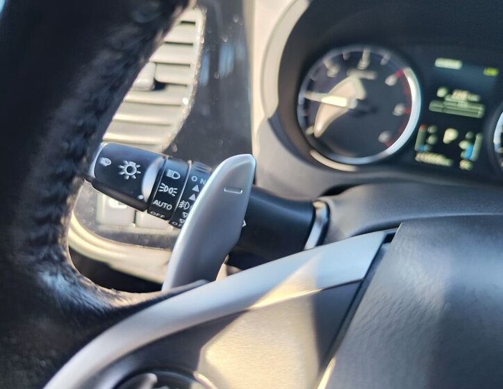 Mitsubishi Outlander SUV / Terénní 2,3 l 110 kw